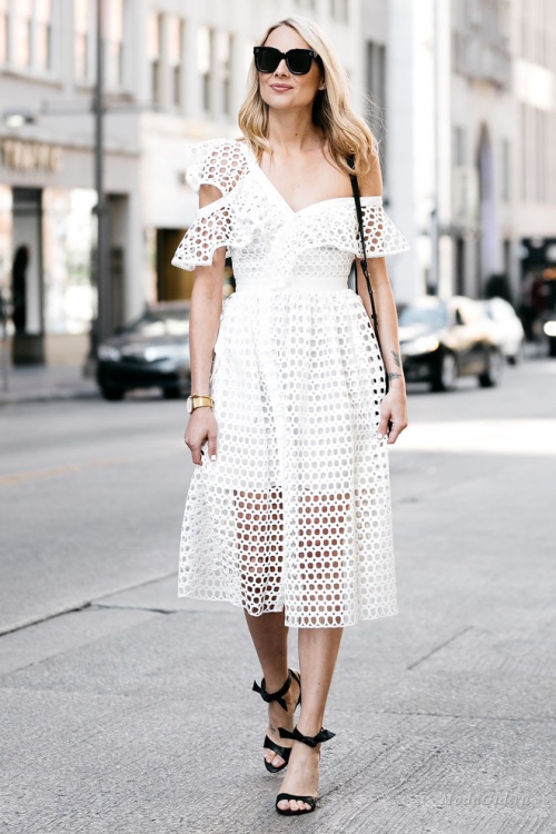 Белое платье - как составить модный образ