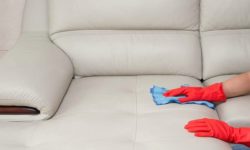 Как быстро удалить пятно крови с дивана: эффективные способы